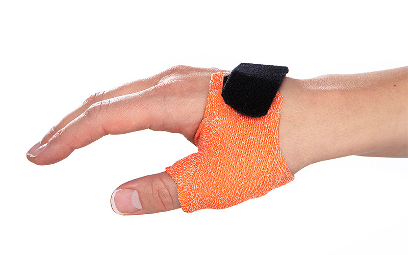 Thumb splint for sports injuries to the thumb